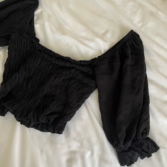 Black urban outfitter top with bell sleeves - Picture 3 of 5